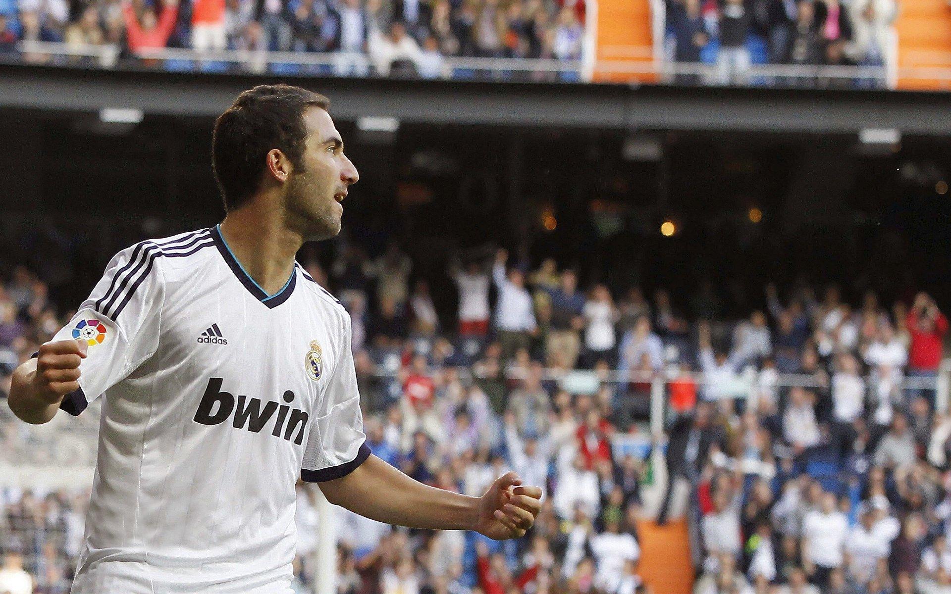 三分魔咒笼罩休斯顿！变阵自毁长城，31岁中锋遭冰封，乌度卡临场用人再引质疑